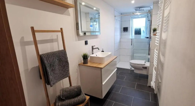 Moderne 3BR Netflix,Kaffee,Wifi,Parken, Забронировать Отель  