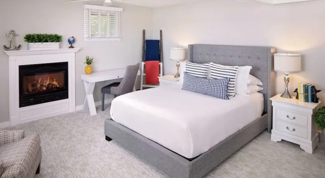 Inn at Harbor Hill Marina, Брондау Таңертеңгі аспен бірге түндеу Найантик Connecticut
