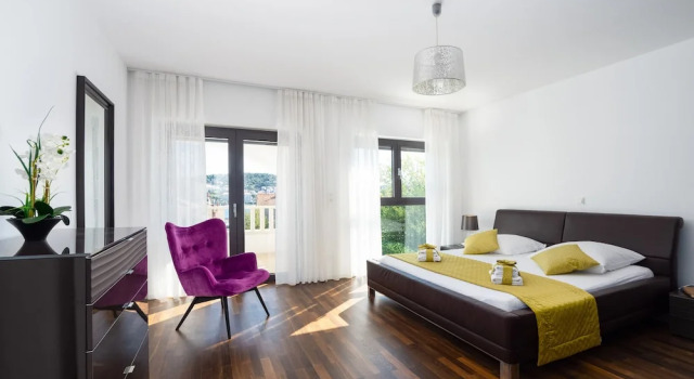 Вилла с 5 комнатами с видом на сад Luxury City Villa Trogir