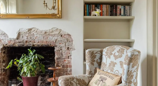 3 Bedroom 19th Century Georgian Townhouse, Varaa Lomakoti Mökit kohteessa Merseyside, Mökki