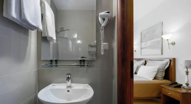 Трёхместный номер Standard с балконом Alkyonis Hotel