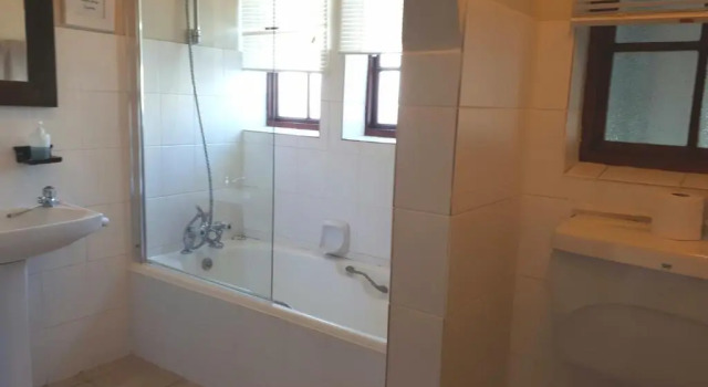 Семейный номер Standard с балконом Dolphin Inn Blouberg