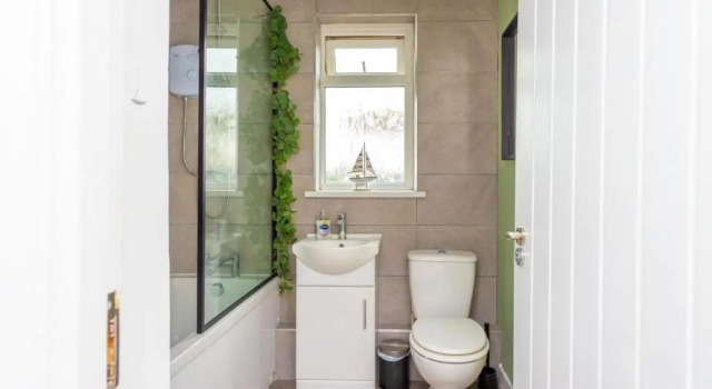 Коттедж 4BD Portrush Home for the Whole Family