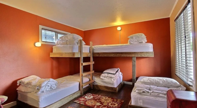 Pitchwood Inn, Prenota Hotel Raymond Washington (state)