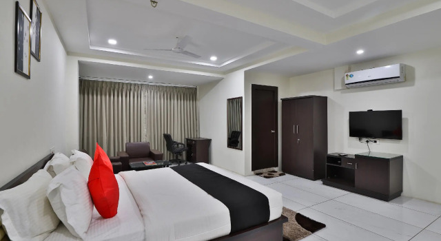 Люкс Standard Capital O 38789 Hotel Stay Plus