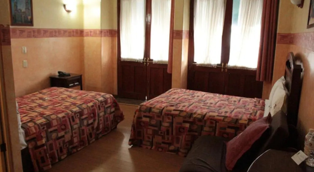 Четырёхместный номер Standard Hotel La Alhondiga