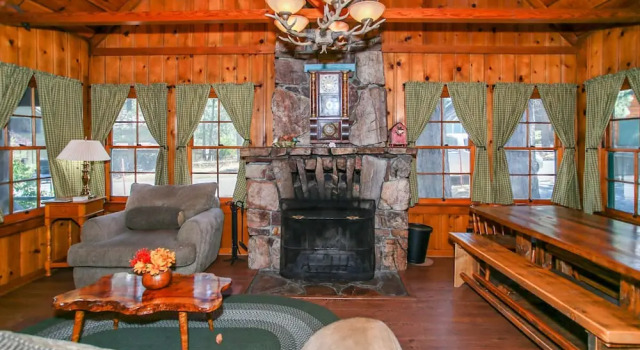 Abe's Amazing Cabin 1421 by RedAwning, Rezerwuj Hotel Big Bear Lake Stany Zjednoczone