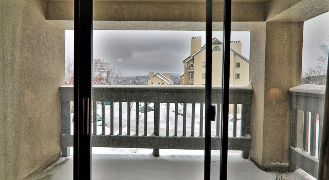 "roomy" Mountain Green 3BR Condo w/ Amenities 3b14, Забронировать Отель Отели Киллингтон с парковкой, рядом с Killington Pico Adventure Center, Парковка