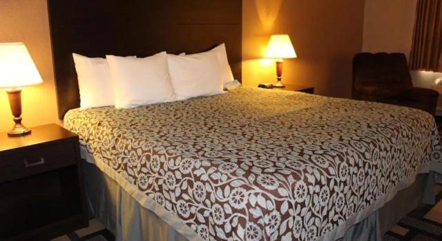 Номер Standard Days Inn by Wyndham Watertown