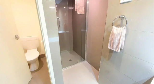 Кровать в общем номере с 3 комнатами с балконом Alpine View Apartments