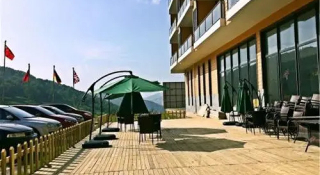 Zhangjiakou Dolomiti White Birch Hotel, Book Hotel Zhangjiakou Hebei