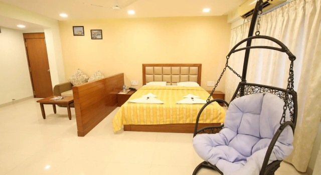 Hotel Kohinoor Square