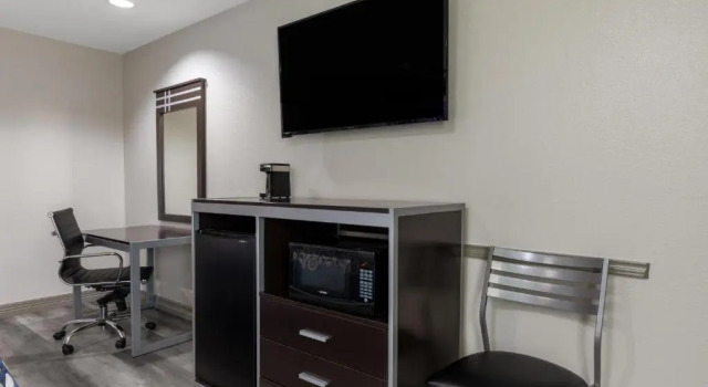 Номер Standard Days Inn by Wyndham Baytown TX