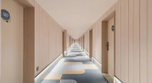 Hanting Hotel (Changchun Oriental Square Guanghua College Branch), Rezervovat Hotel Čchang-čchun 