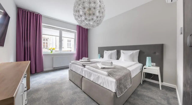 PlayRoom Aparthotel, Забронировать Отель Отели Кракова с парковкой, рядом с Церковь Святого Франциска Ассизи, Парковка