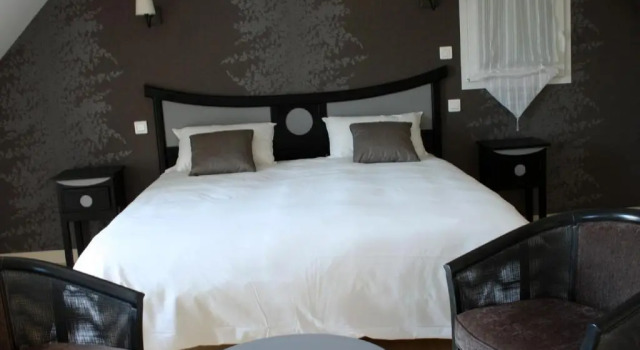 Трёхместный номер Standard Hôtel 3 Étoiles La Ferme de Vur Ven