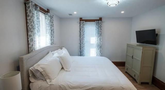 The Victorian Luxury Suites, Book Hotel  