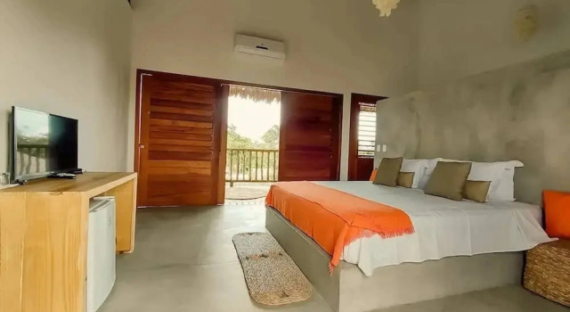 Private Complex With Swimming Pool Close to the Ocean, Book Villa Sommerhuse i Bahia, Hytte