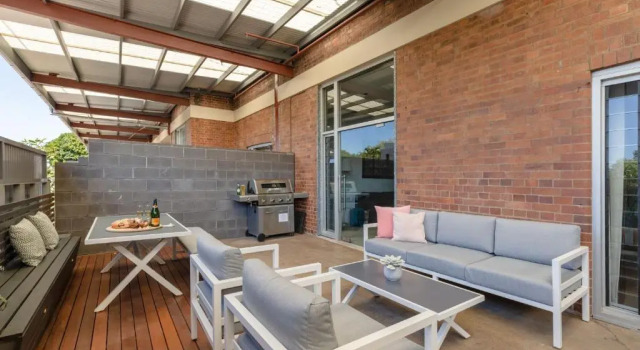 Апартаменты Luxury 3 brm 2 bath Woolstore apt with Courtyard