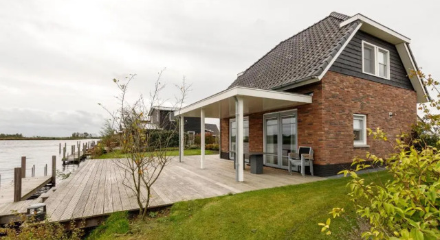 Коттедж с 2 комнатами Waterresort Bodelaeke Giethoorn