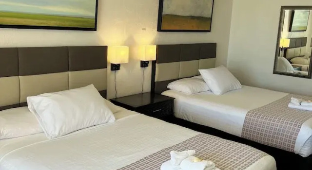 Четырёхместный номер Standard Flamingo Inn Beachfront - Daytona Beach