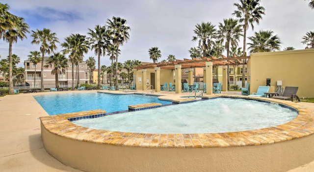 Sunny SPI Las Villas Condo w/ Resort Amenities, Забронировать Курортный отель Отели Саут-Падре-Айленд 3 звезды, рядом с Andy Bowie Park, 3*