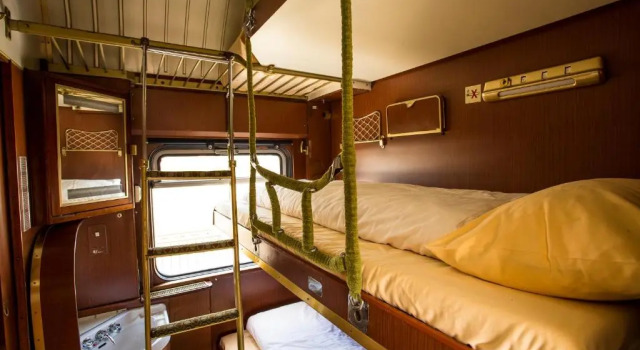 Кровать в общем номере Train Lodge Amsterdam