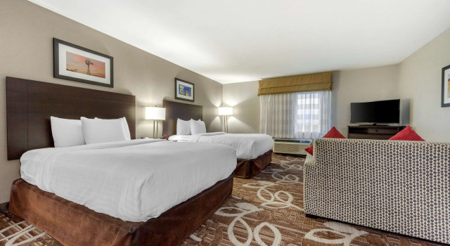 Четырёхместный люкс MainStay Suites Lincoln University Area