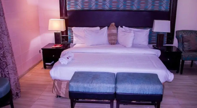 Номер Standard Excel Oriental Hotel & Suites