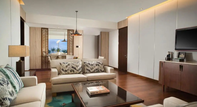 Двухместный люкс oceanfront Conrad Bali