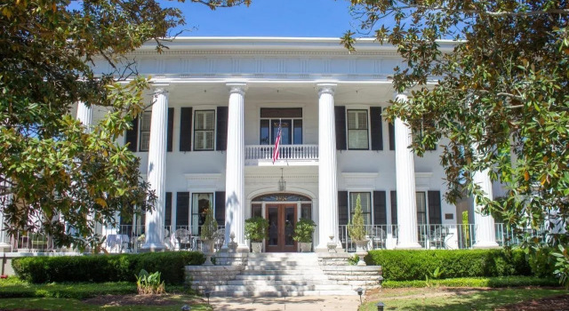 1842 Inn