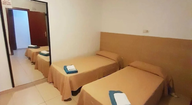 Hostal Lloret Playa, Забронировать Хостел Хостелы Льорет-де-Мар, рядом с Modernist Cemetery, Хостел