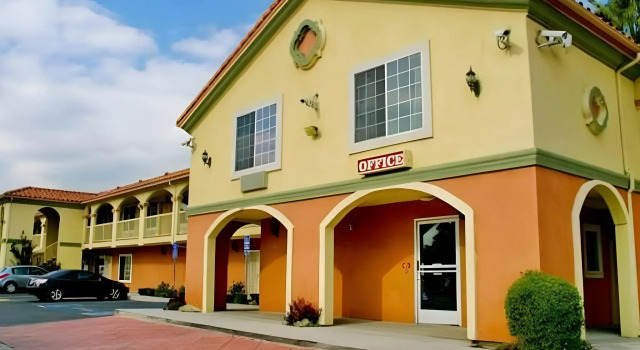 Crystal Inn Suites & Spas, Забронировать Отель Отели Инглвуд с бассейном, Бассейн