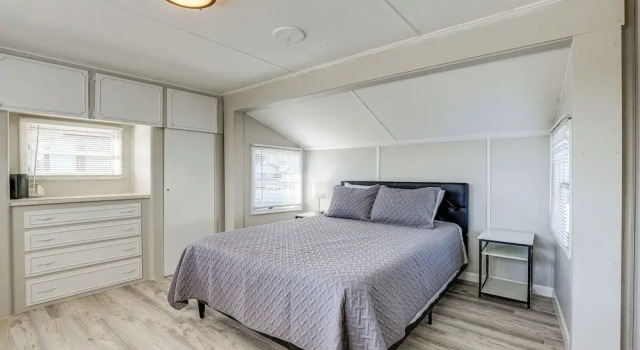Коттедж с 2 комнатами Sun-soaked Okeechobee Retreat w/ Canal Views!