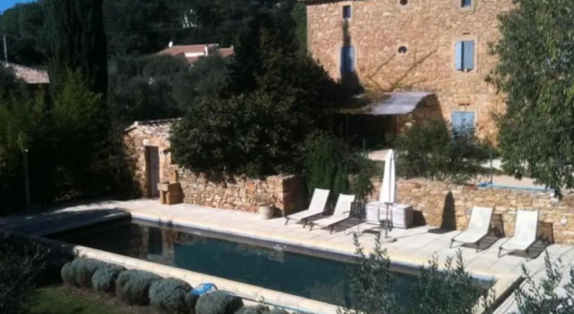 Коттедж le mas du cypres, 12 pers et piscine