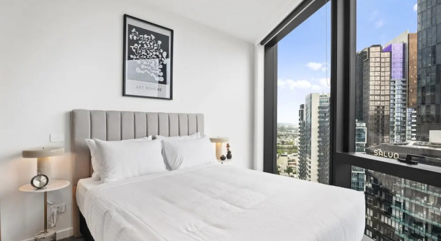2BR High-rise Southbank Pool & Gym Near Casino, Забронировать Апартаменты/квартира Мельбурн Melbourne Region, рядом с Manchester Unity Building