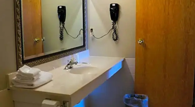 Двухместный люкс Fort Randall Casino Hotel