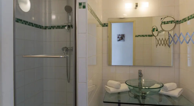 Двухместный номер Standard с балконом The Originals City, Hôtel Villancourt, Grenoble Sud