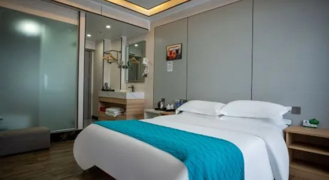 Семейный люкс с 4 комнатами Yurun Select Hotel (Kunming South Railway Station)