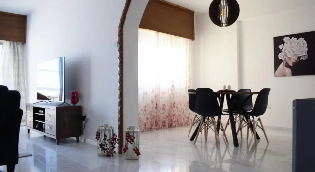 MAISONETTE Nicosia centre - Hilton area, Book Hotel Hoteller i Strovolos med pool, Swimmingpool