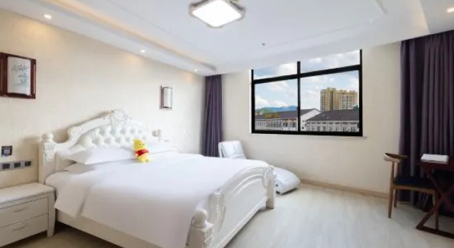 Семейный люкс INTO Film Road Shuyue Hotel (Hengdian Film & Television City Branch)