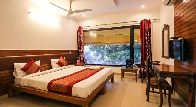 The Moon Inn, Varaa Hotelli Gurgaon 