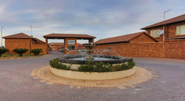 Rudman Townhouses - OR Tambo Airport, Забронировать Апартаменты/квартира Апартаменты Боксбург, Апартаменты/квартира