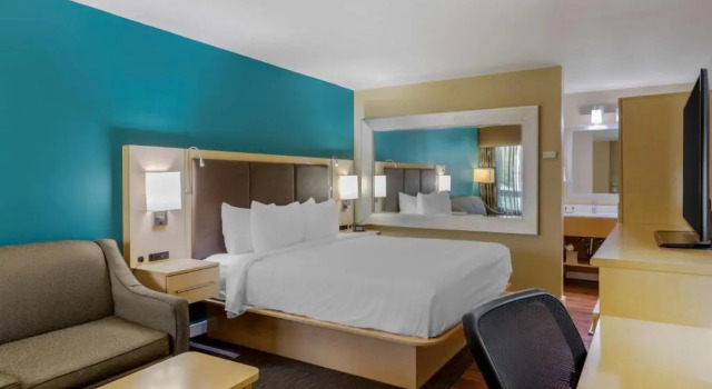 Номер Standard с видом на внутренний двор Best Western Plus South Coast Inn