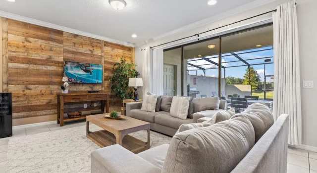 Коттедж Beautiful Townhome W/private Pool 7 mi to Disney
