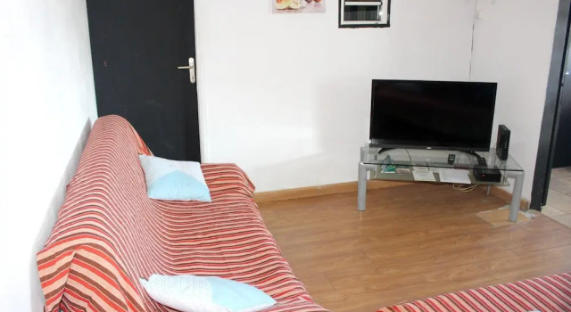 House With 2 Bedrooms in Saint-gilles les Bains, With Enclosed Garden, Book Hotel Hotels in Saint-Paul with Parking, Parking