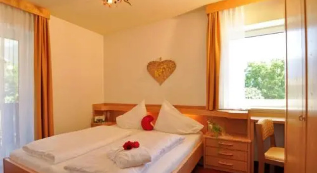 Alpina Residence, Забронировать Отель Отели Натурно с бассейном, Бассейн