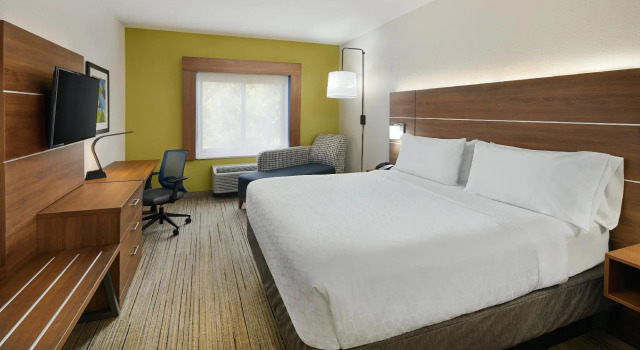 Двухместный номер Standard Holiday Inn Express Hotel & Suites Pensacola-West Navy Base by IHG