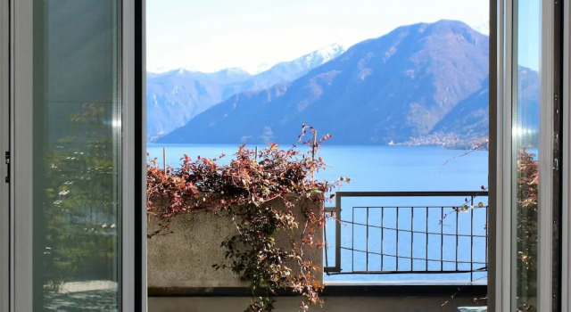 Апартаменты Home Holidays - by MyHomeInComo