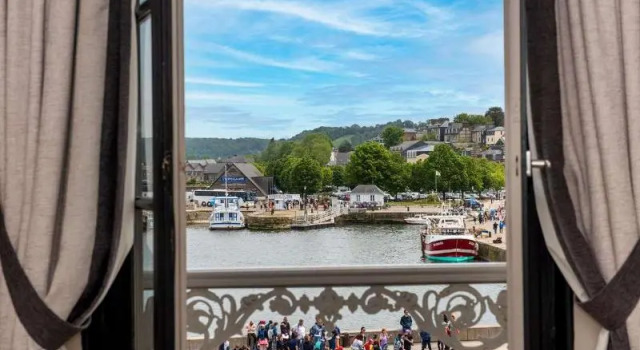 Семейный номер Standard с красивым видом из окна Best Western Le Cheval Blanc -Vue sur le port-plein centre ville